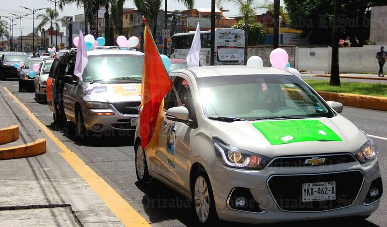 Evang licos realizan Caravana de Oraci n siguen a pesar de la